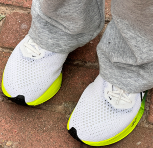 Giay Nike Vaporfly 3 'White Pro Green' FZ4017-100