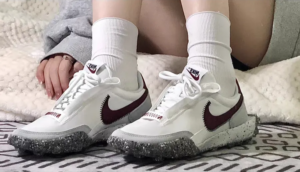 Giay Nike Waffle Racer Crater 'White Black' CT1983-104