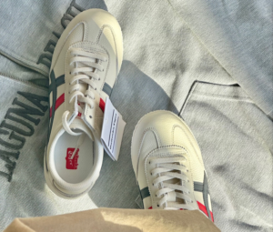 Giay Onitsuka Tiger Machu Racer 'Cream Black Red' 1183B770-100