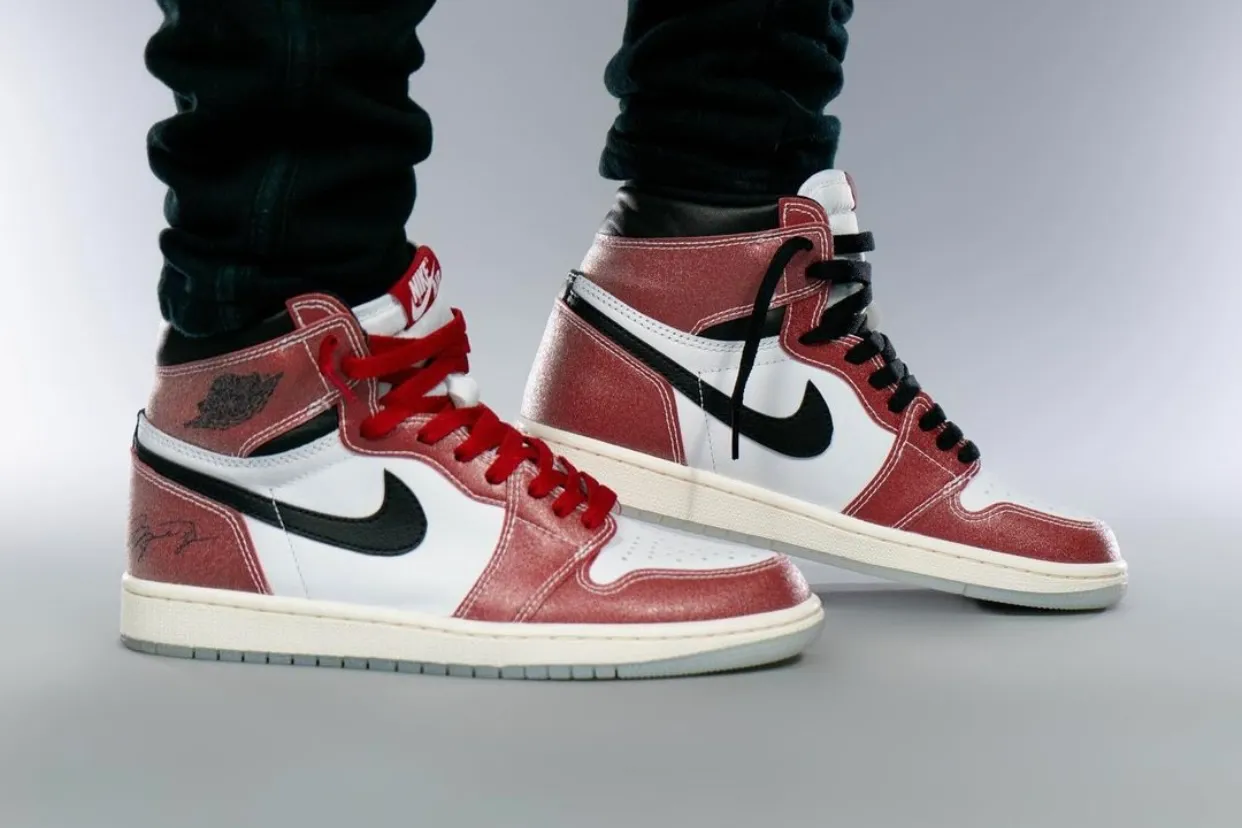 Hinh anh 1: So luoc lich su hinh thanh va phat trien thuong hieu Trophy Room