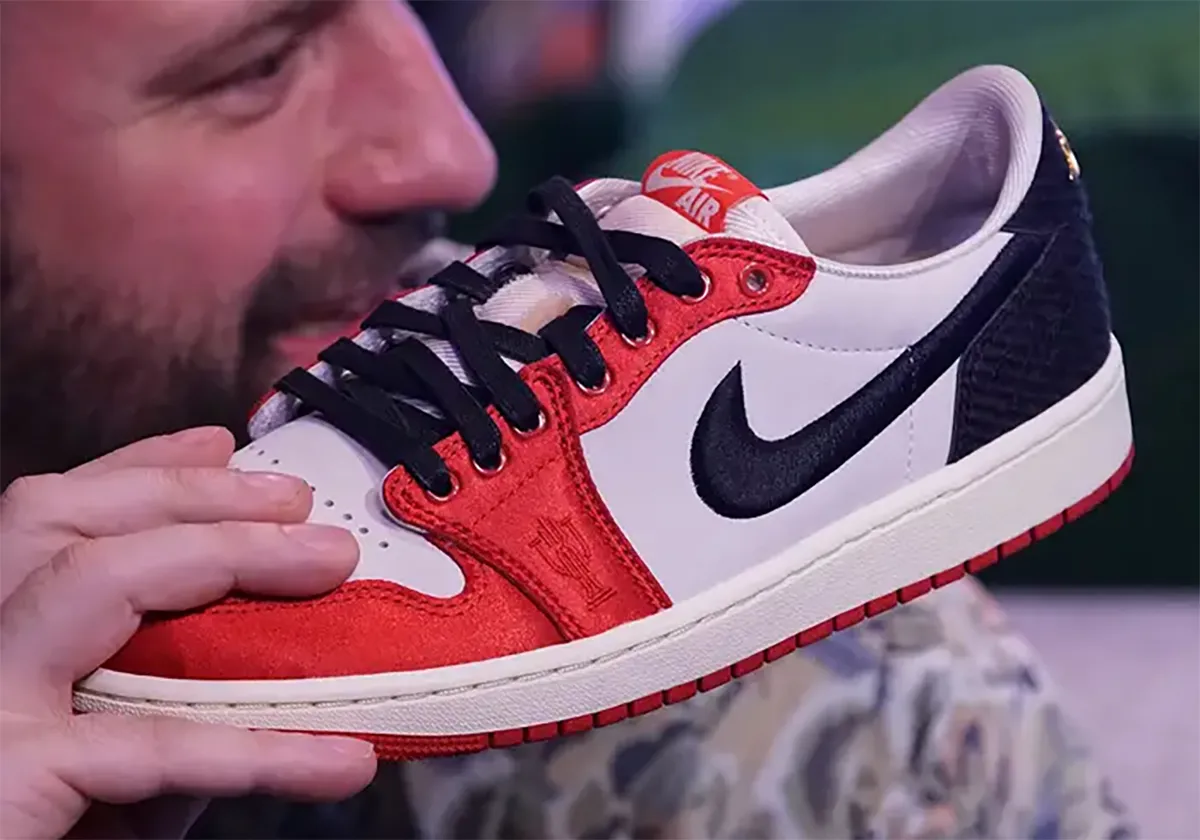 Hinh anh 5: So luoc lich su hinh thanh va phat trien thuong hieu Trophy Room