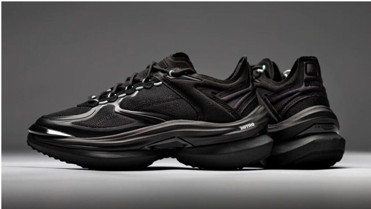 Bất chấp mọi xu hướng: Sneaker đen luôn là "chân ái" Hinh anh 4: Bat chap moi xu huong: Sneaker den luon la "chan ai"