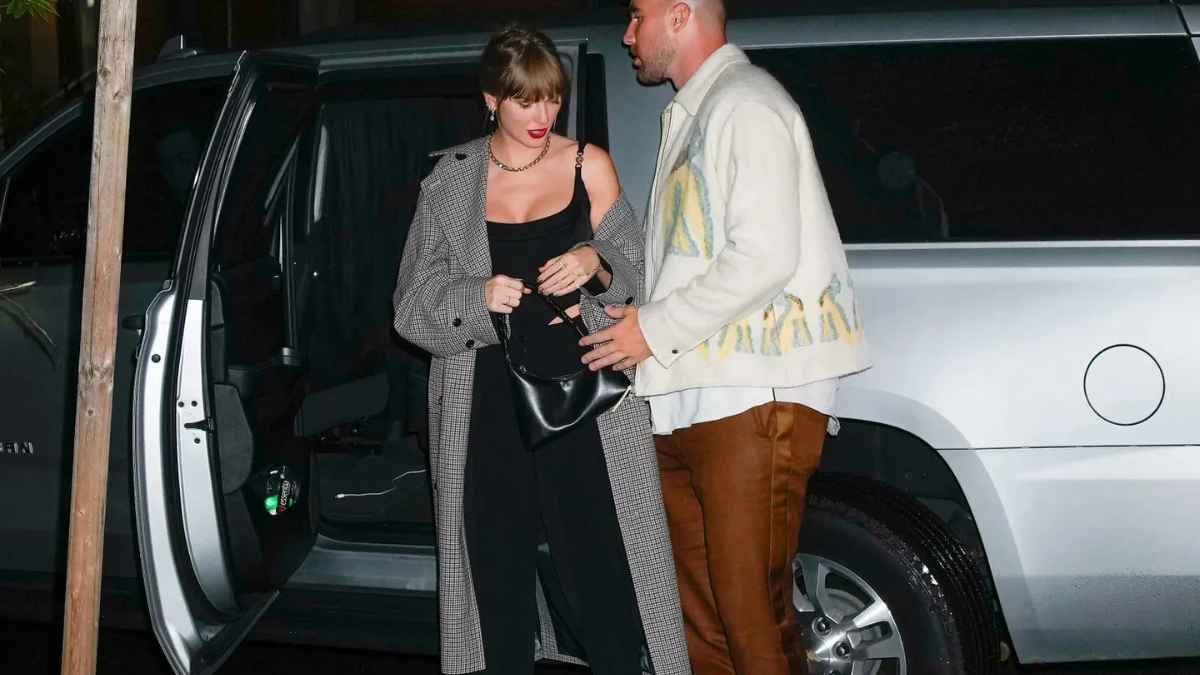 Bước vào thế giới túi xách xa hoa của Taylor Swift Hinh anh 4: Buoc vao the gioi tui xach xa hoa cua Taylor Swift