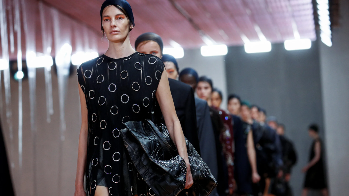 Prada: Bieu tuong cua su sang trong va dang cap