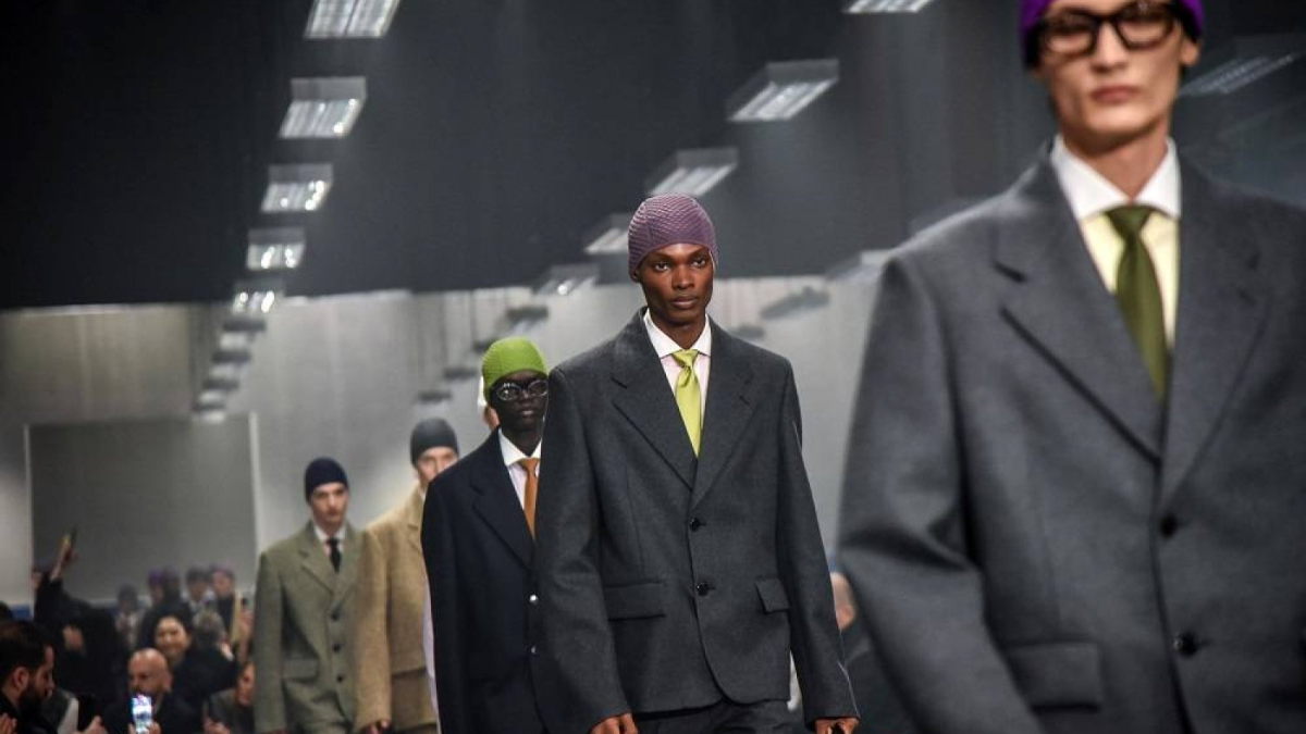 Hinh anh 4: Prada: Bieu tuong cua su sang trong va dang cap