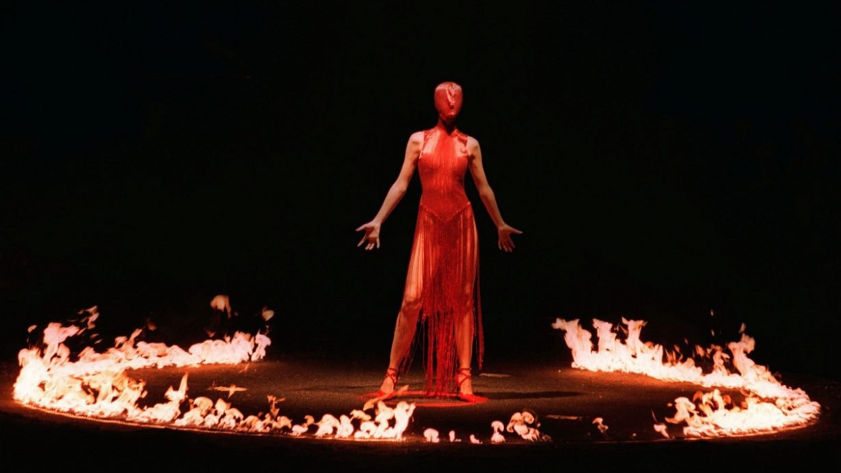 Hinh anh 3: Nhung khoanh khac thoi trang "gay soc" nhat moi thoi dai