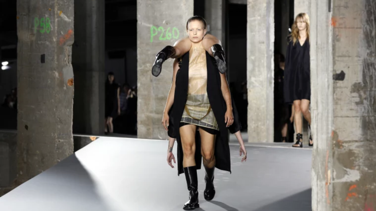 Nhung khoanh khac thoi trang "gay soc" nhat moi thoi dai