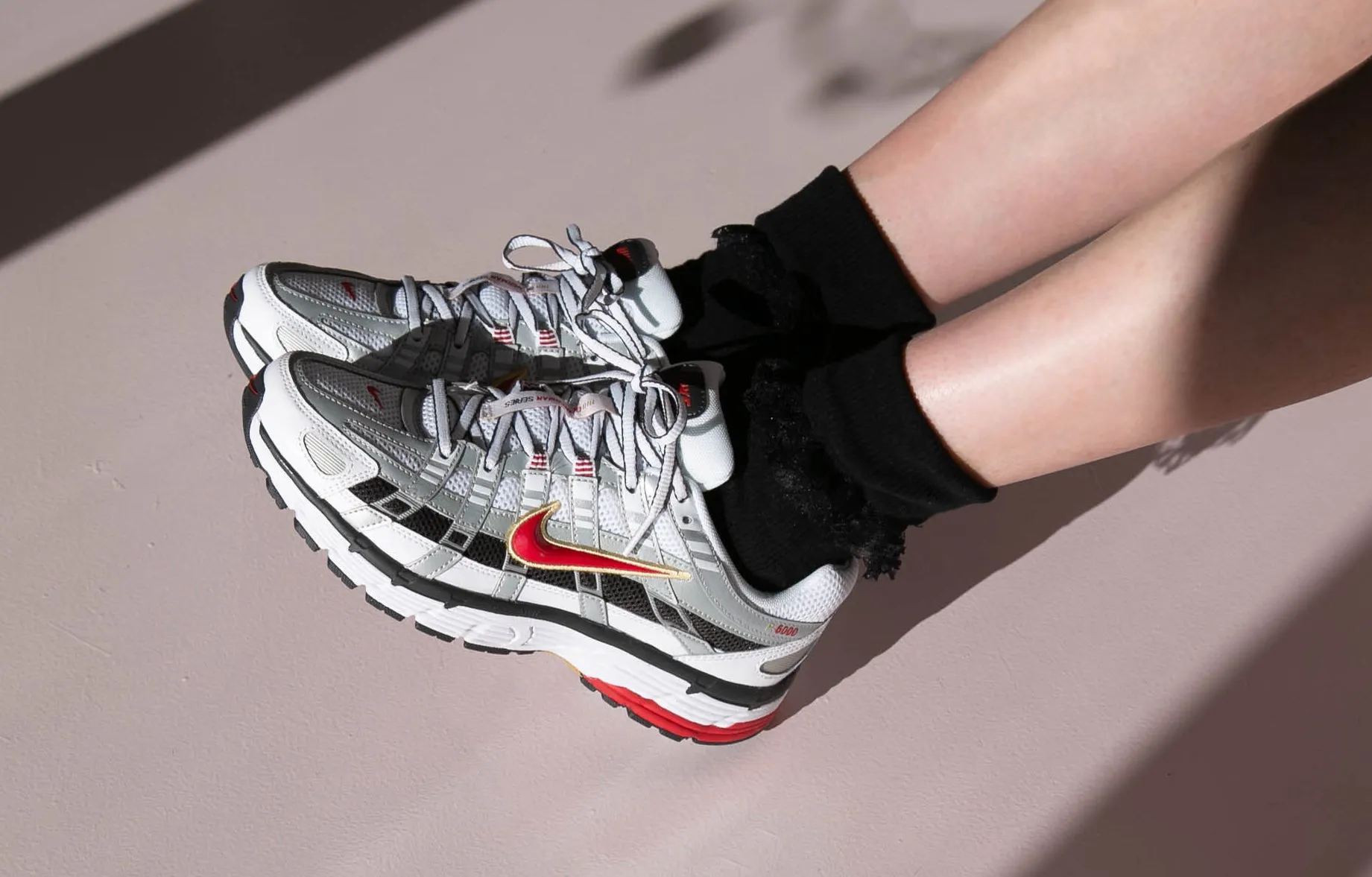 Top 10 mẫu giày sneaker Nike sẽ trở thành hot trend trong 2024 Hinh anh 3: Top 10 mau giay sneaker Nike se tro thanh hot trend trong 2024