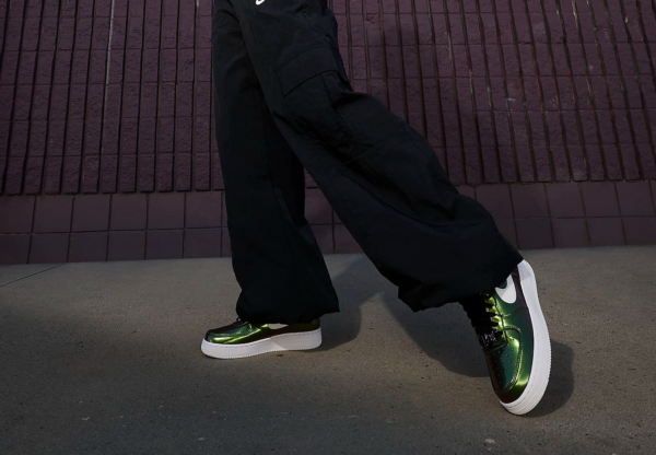 Giay Nike Wmns Air Force 1 Low 'Iridescent' FV1173-010
