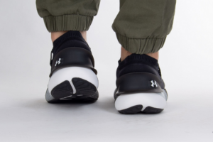 Giay Under Armour HOVR Phantom 3 'Black' 3025516-003