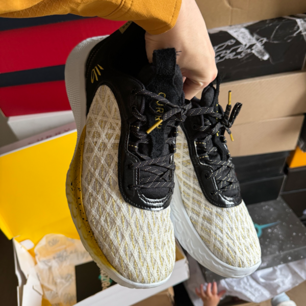 Giay Under Armour Curry Flow 9 'Close It Out' 3025684-103