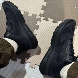 Giay Under Armour HOVR Turbulence 2 'Triple Black' 3026520‑002