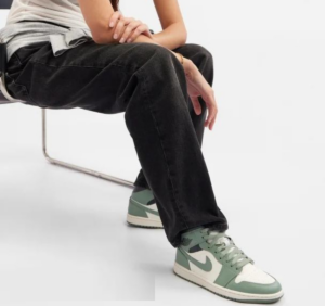 Giay Nike Air Jordan 1 Mid 'Jade Smoke' BQ6472-130