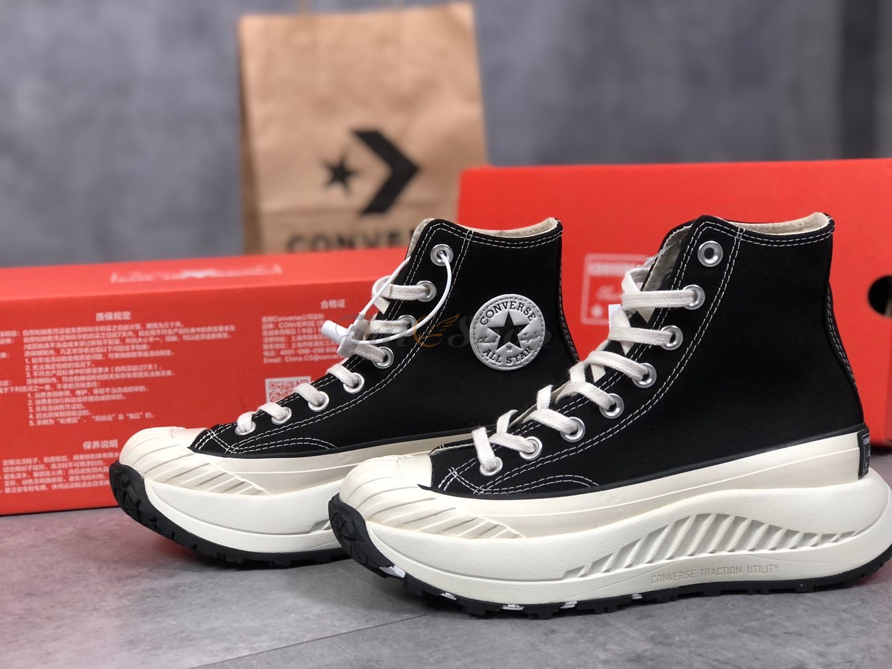 Giày Converse Classic Chucks và Chuck 70s: Bạn nên mua đôi nào? Hinh anh 5: Giay Converse Classic Chucks va Chuck 70s: Ban nen mua doi nao?