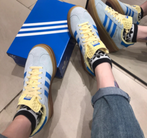 Giay Adidas Gazelle Bold 'Almost Blue Yellow' IE0430