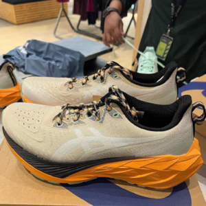 Giay Asics Novablast 4 TR 'Fellow Yellow Orange' 1011B850-250