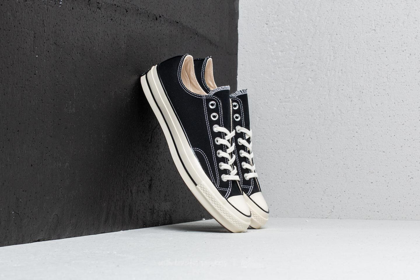 Giày Converse Classic Chucks và Chuck 70s: Bạn nên mua đôi nào? Hinh anh 1: Giay Converse Classic Chucks va Chuck 70s: Ban nen mua doi nao?