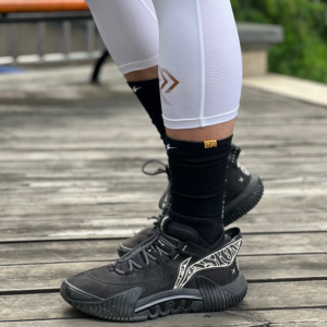 Giay Li-Ning Badfive 2 Low 'Mister Cartoon' ABFR005-17