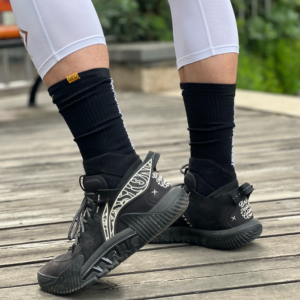 Giay Li-Ning Badfive 2 Low 'Mister Cartoon' ABFR005-17