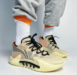 Giay Lining BadFive 2 low 'Beige' ABFT029-7