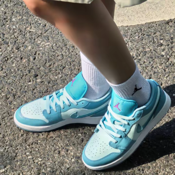 Giay Nike Air Jordan 1 Low 'Aquarius Blue' FN7366-400
