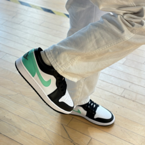 Giay Nike Air Jordan 1 Low 'Green Glow' 553558-131