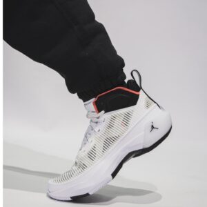 Giay Nike Air Jordan 37 GS 'Siren Red' DD7421-100