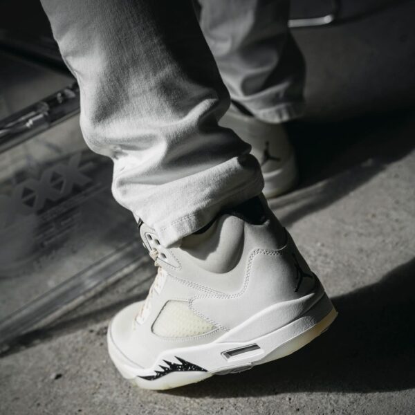 Giay Nike Air Jordan 5 Retro SE 'Sail' FN7405-100