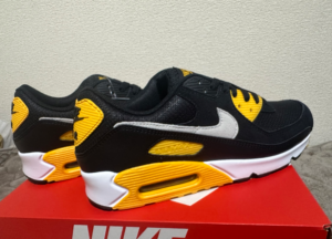 Giay Nike Air Max 90 'Black University Gold' FN6958-002