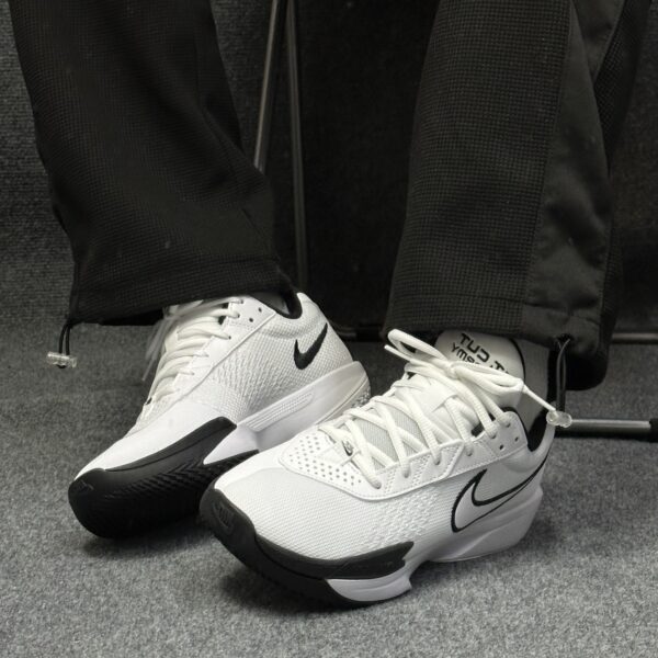Giay Nike Air Zoom GT Cut Academy 'White Black' FB2598-100