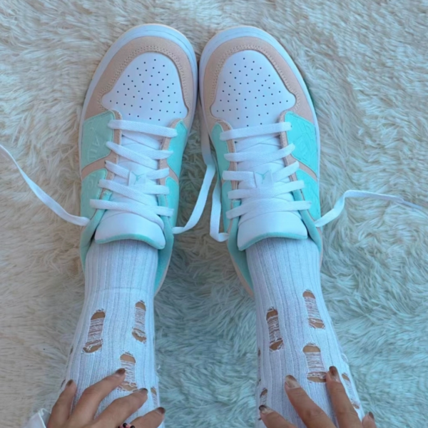 Giay Nike Jordan Nu Retro 1 Low GS 'Guava Ice' FB4412-800