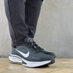 Giay Nike Journey Run 'Black White' FJ7765-001