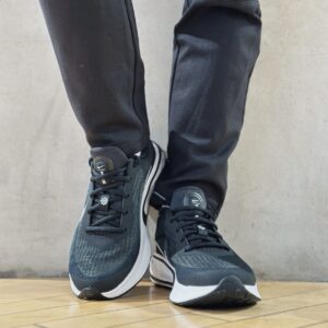 Giay Nike Journey Run 'Black White' FJ7765-001