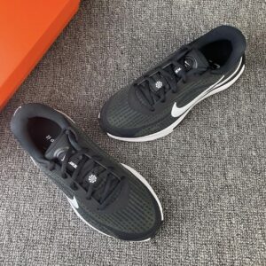 Giay Nike Journey Run 'Black White' FN0228-001