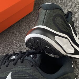 Giay Nike Journey Run 'Black White' FN0228-001