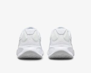 Giay Nike Revolution 7 'White Pale Blue' FB2207-100