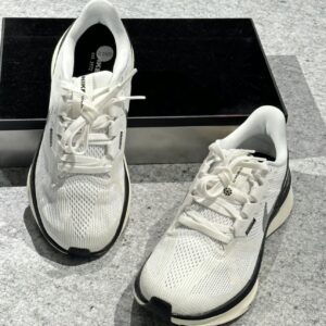 Giay Nike Structure 25 'White Black' DJ7884-104