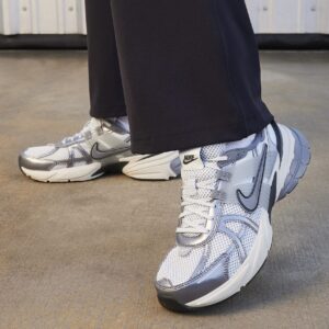 Giay Nike V2K Run 'Pure Platinum Wolf Grey' FD0736-003