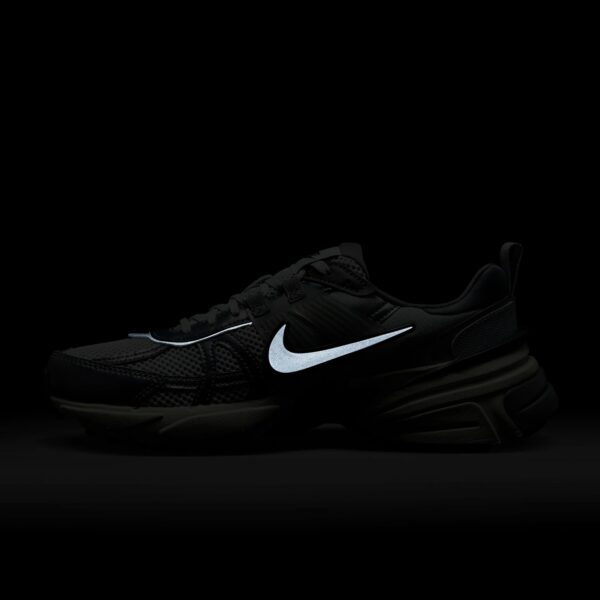 Giay Nike V2K Run 'Pure Platinum Wolf Grey' FD0736-003