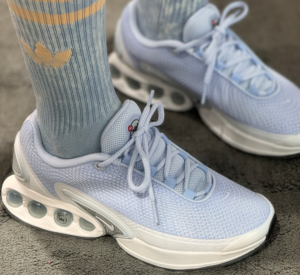 Giay Nike Wmns Air Max DN 'Half Blue' FJ3145-400