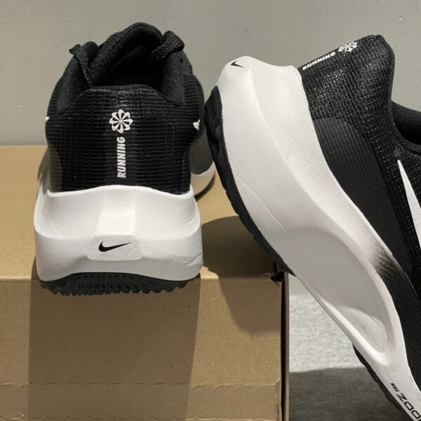 Giay Nike Zoom Fly 5 'Black White' DM8974-001