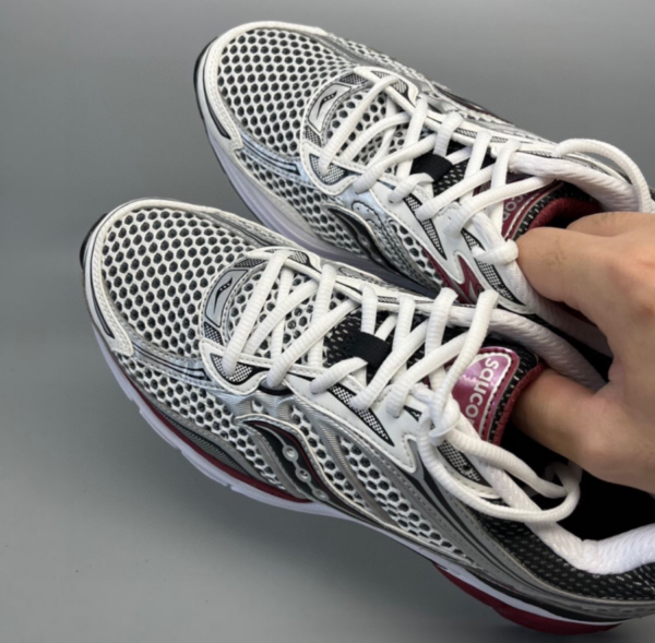 Giay Saucony Progrid Omni 9 OG 'White Silver Red' S70739-1