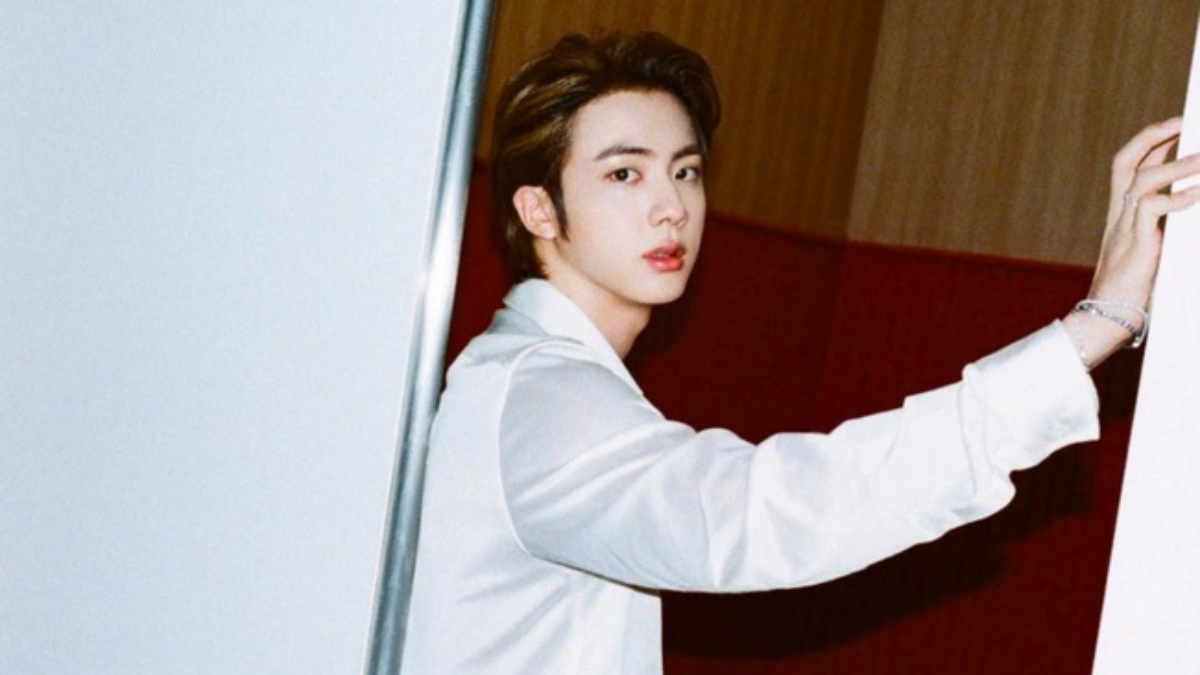 Hinh anh 1: BST dong ho dang ghen ti cua Jin BTS: Cartier, Jaeger-LeCoultre...