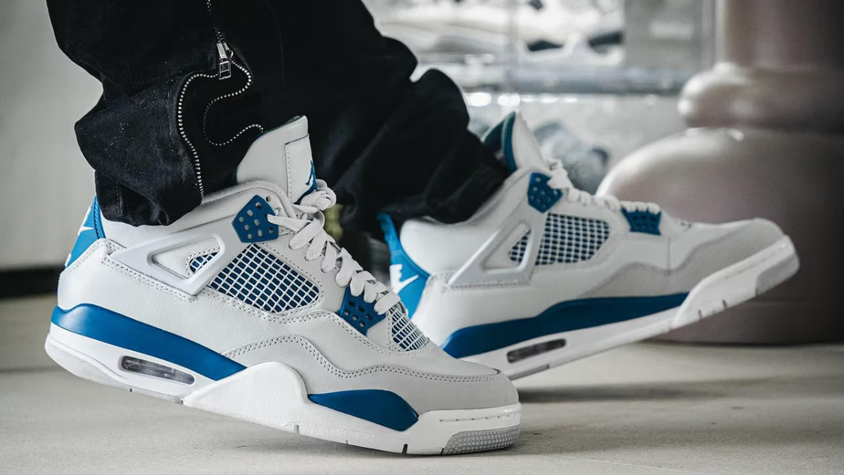 Air Jordan 4 'Military Blue': Tat tan tat nhung dieu ban can biet