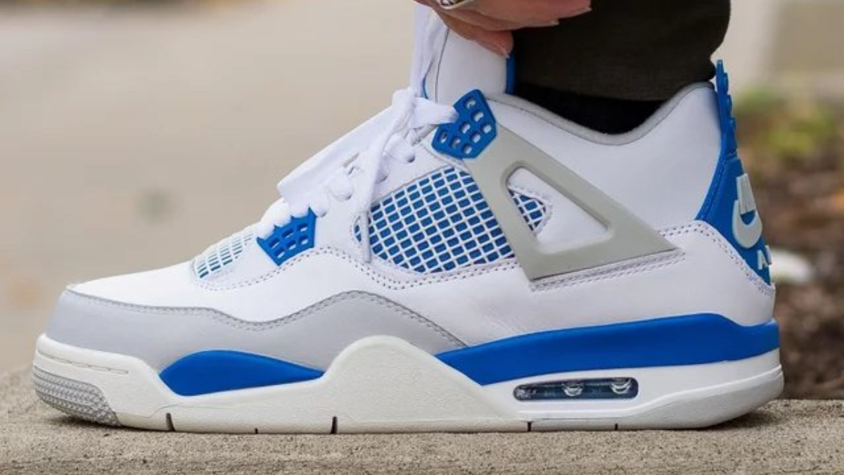Air Jordan 4 'Military Blue': Tất tần tật những điều bạn cần biết Hinh anh 2: Air Jordan 4 'Military Blue': Tat tan tat nhung dieu ban can biet