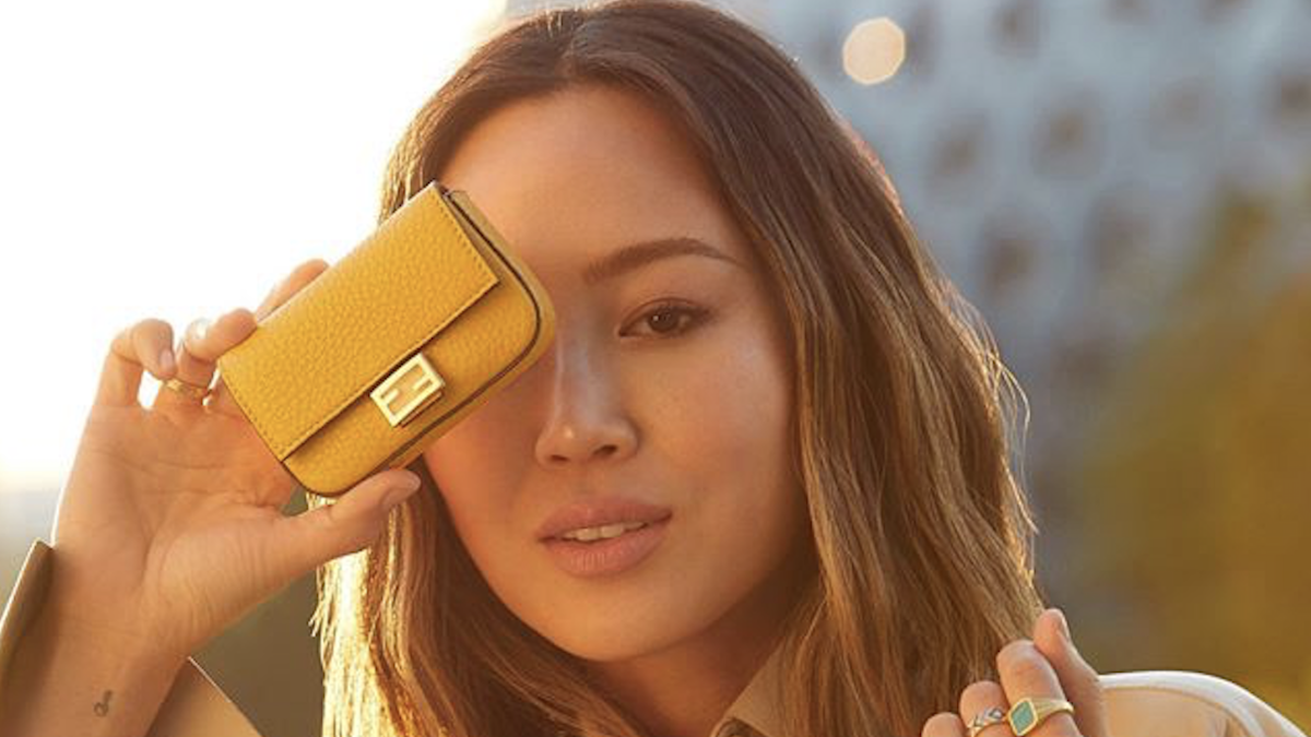 Hinh anh 1: Tang them suc hut cho tui xach voi 10 chiec moc khoa long lay