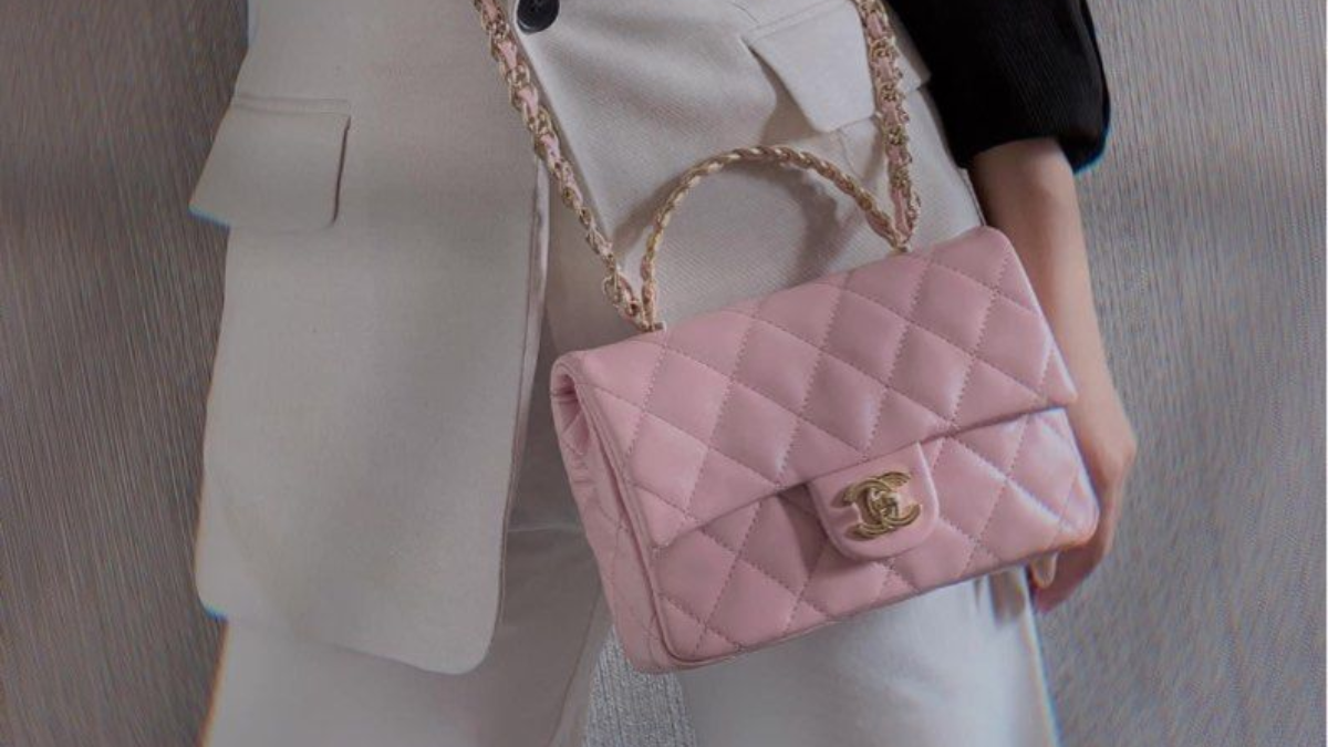 Bí mật giữ giá của 5 chiếc túi Chanel "đáng đồng tiền bát gạo" Hinh anh 8: Bi mat giu gia cua 5 chiec tui Chanel "dang dong tien bat gao"