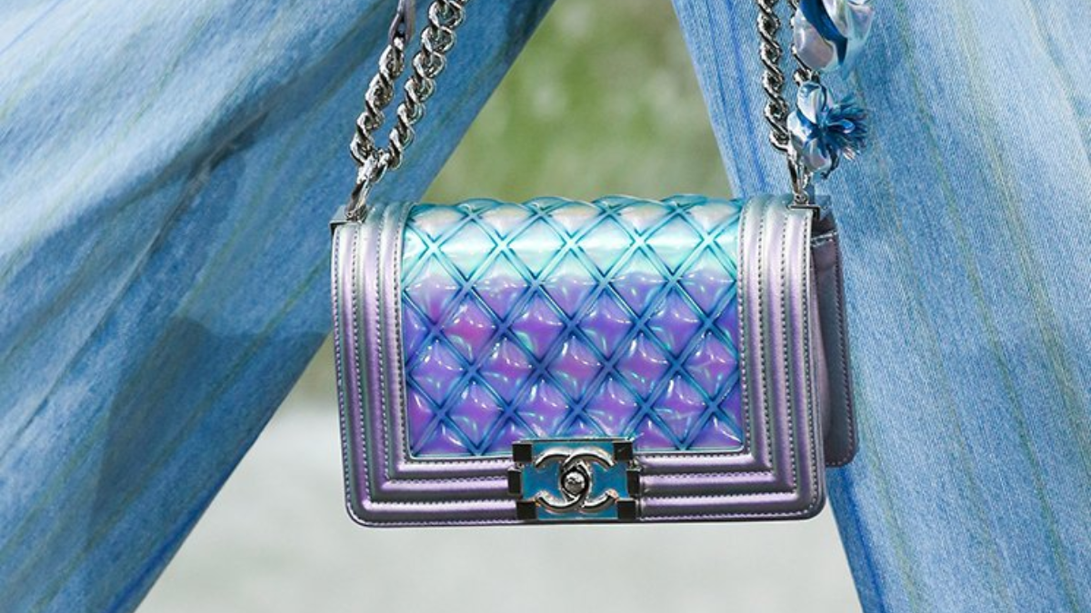 Bí mật giữ giá của 5 chiếc túi Chanel "đáng đồng tiền bát gạo" Hinh anh 12: Bi mat giu gia cua 5 chiec tui Chanel "dang dong tien bat gao"