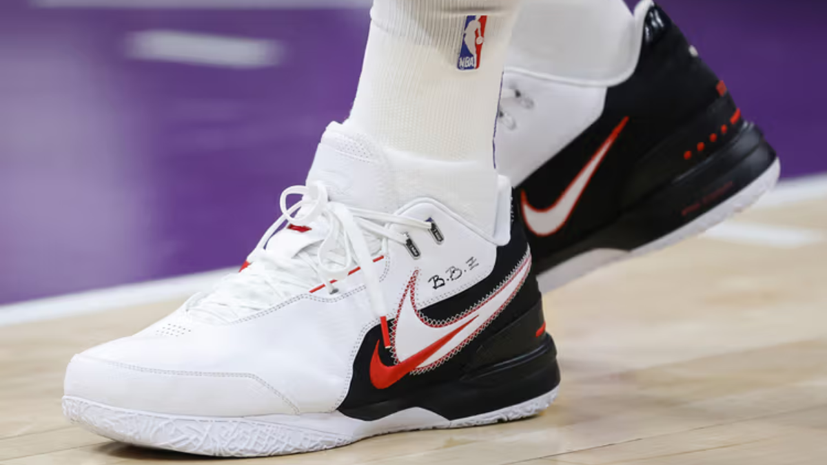 Hinh anh 5: Top 22 doi giay the thao dat nhat tung duoc ban dau gia (Phan 1)