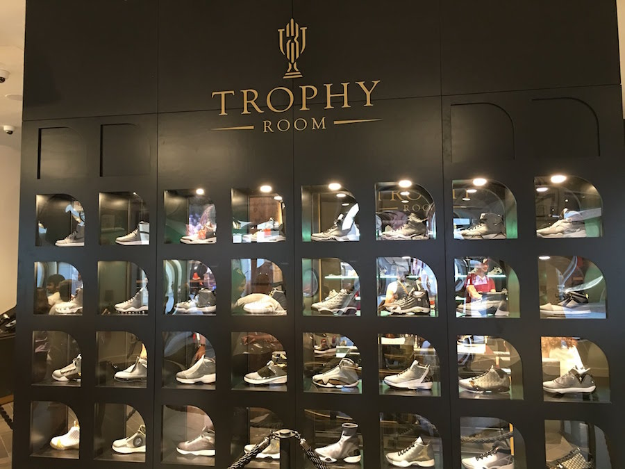 Tat tan tat nhung lan Trophy Room collab Jordan brand (Phan 2)